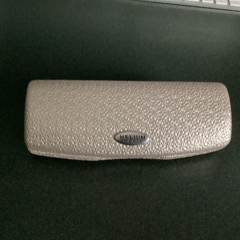 Helium Paris Glasses Case - Picture 2 of 13